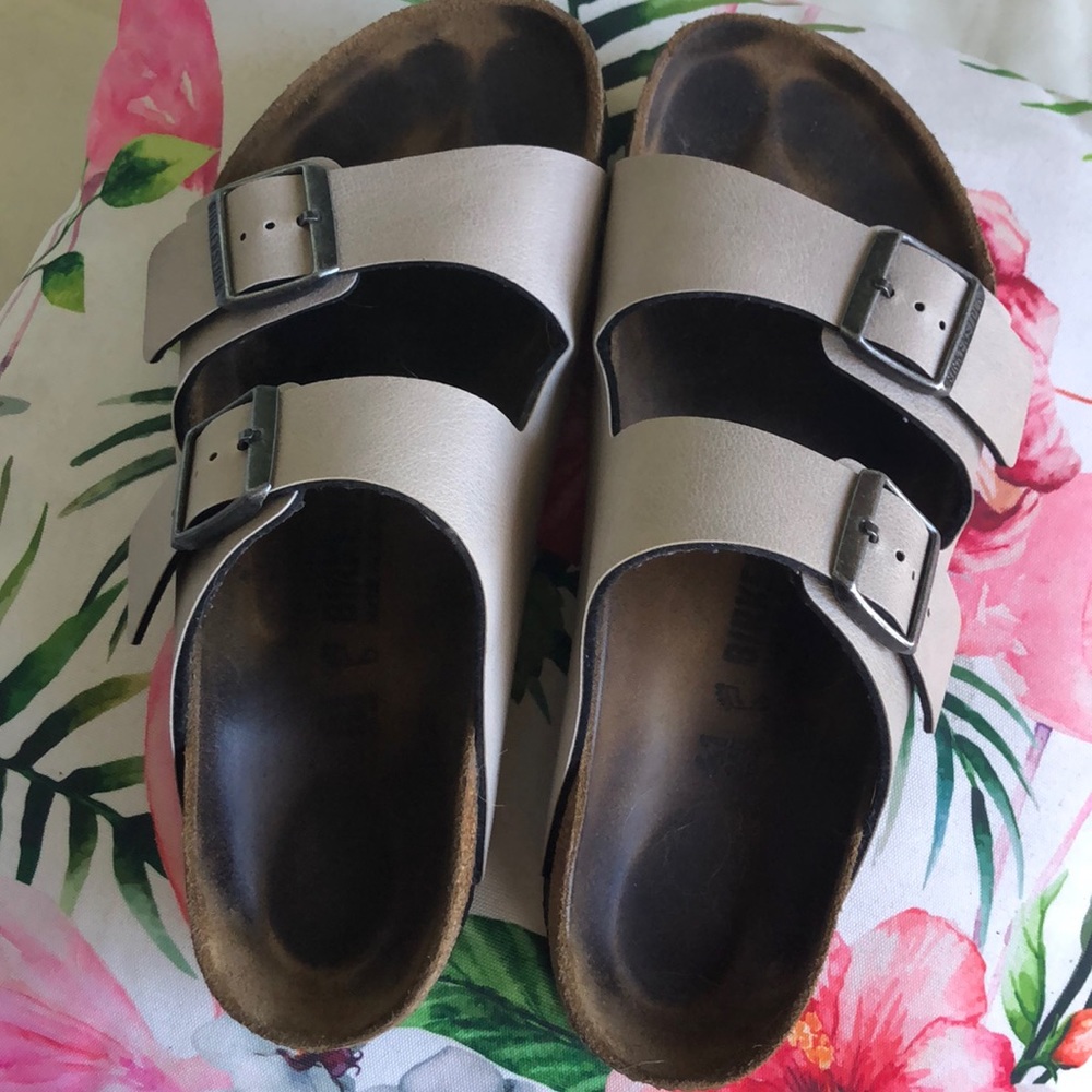 Lightly used Birkenstock Arizona sandals!